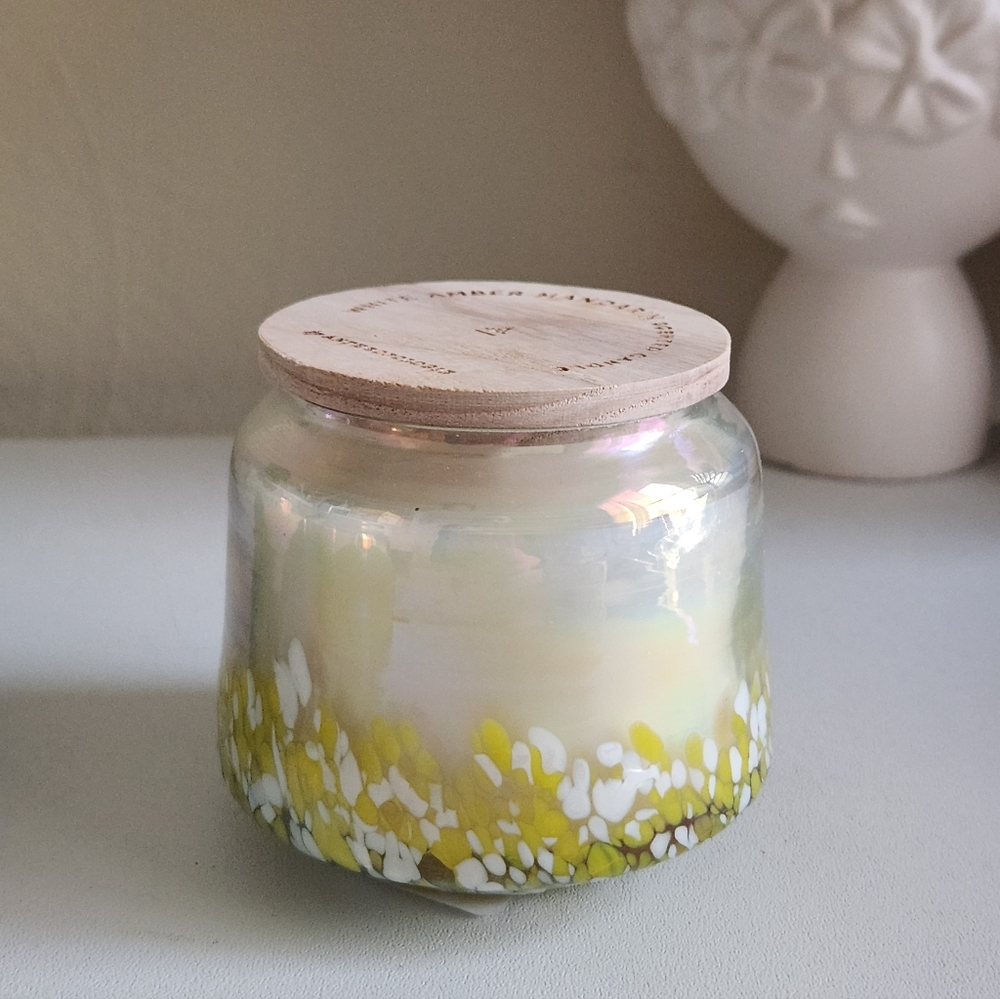 Anthropologie Mini Gather Candle White Amber Mandarin - Picture 3 of 4